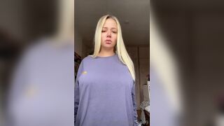 Greatmoongirl Lifting Up Her Tshirt And Playing With Big Boobs Onlyfans Leaked Video