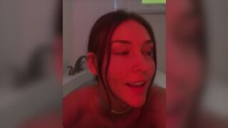 Rachel Cook Beautiful Chick Topless Naked In Bath Tub While Chattting Onlyfans Video