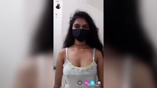 Masked Indian Teen Exposed Her Curvy Tits And Tease Them a Bit Cam Video