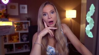 Bebahan AKA Hannah Blonde Streamer Reacting To Sex Clips Live Video