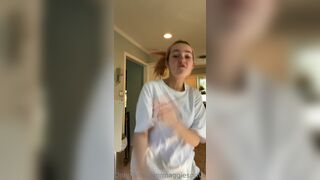 Maggiesprivates Pretty Teen Removes Her Clothes While Dancing OnlyFans Video