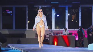 Thick Blonde Chick Sexy Catwalking Show Cam Video