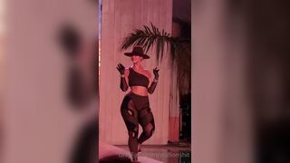 Stallionshit Pretty Cow Girl In Catwalk Show Onlyfans Video