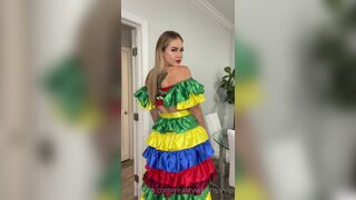 Realitywithriss.vip Sexy Blonde In a Hot Dress Dancing  Off To the Cam Onlyfans Video