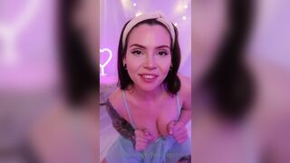 Jessicagolding Hottie Sucking A Dildo Teasing OnlyFans Video