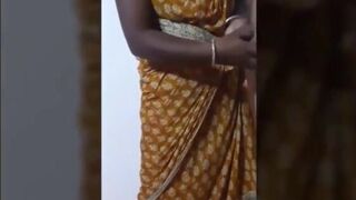 Madrasi maid shakes the boss’s cock
 Indian Video