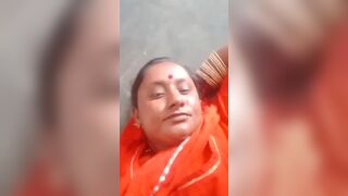 Village desi bhabhi showed pussy in video call
 Indian Video