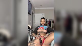 Taylor White Tattooed Petite Shows Her Tits and Slide Her Pantie to Fucking Her Pussy with a Dildo Onlyfans Video