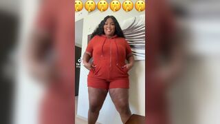 Lizzo Lusty Ebony Exposed Her Massive Booty While Doing Tiktok Video