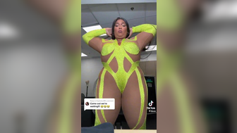 Lizzo Naughty Ebony Showing Her Massive Ass While Try on Lingerie Tiktok Video