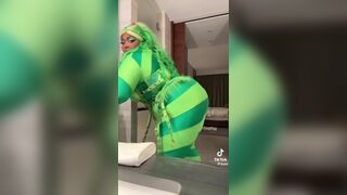 Lizzo Twerks Her Booty While Wearing Cosplay Video