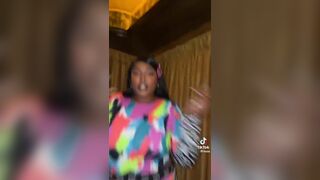 Lizzo Fat Ebony Bends Over and Shows Her Ass While Dancing Tiktok Video