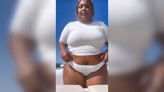 Lizzo Ebony Milf Showing Her Booty While Try on Different Panties Video
