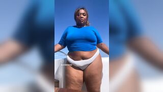 Lizzo Ebony Milf Showing Her Booty While Try on Different Panties Video