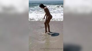 Julesari Naughty Petite Dancing Naked at Public Beach Onlyfans Video