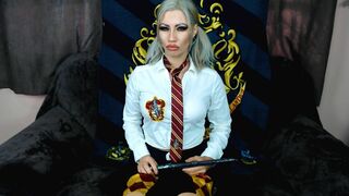 Hermione Cosplayer with Big Breasts Pleasures Herself in Solo Parody Clip
