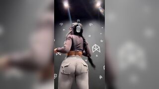 Thick Baby Shows Her Bouncy Ass While Wearing Tight Jean Video