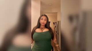 Desi Girl With Huge Tits Bouncing And Dancing Leaked Video