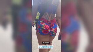 Sexy Girl Walking While Her Booty Bouncing Video