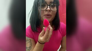 Miaumiaucaralho Going to Wear Buttplug For the First Time Video