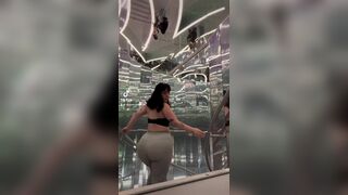 Zonaecuofficial Exposed Her Big Ass at Public Video