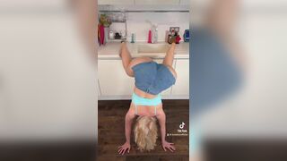 Zonaecuofficial Blonde Babe Upside Down Booty Twerks Video