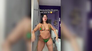 Miaumiaucaralho SExy Dance While Wearing Bikini Video