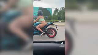Miaumiaucaralho Big Booty Asian Riding a Bike Video