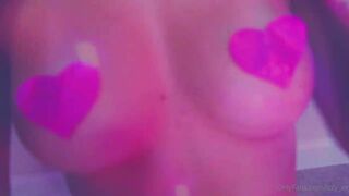 Izzy_xx Gorgeous Young Babe With Curvy Booty Sucking a Dildo in Disco Light Onlyfans Video