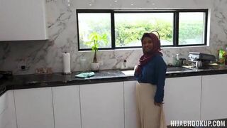 Arabic Whore Blowjob While Wearing Hijab Before Fucking Hard Video