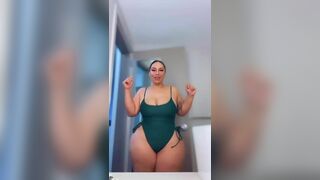 Chubby Milf Hot Tiktok Dance on Swimsuit Video