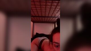 Gorgeous young sucking on her dildo on periscope