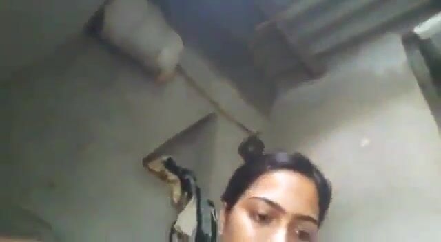 Vaidehi Video Sex - Vaidehi didi put the same bottle in her pussy by applying oil. Indian Video
