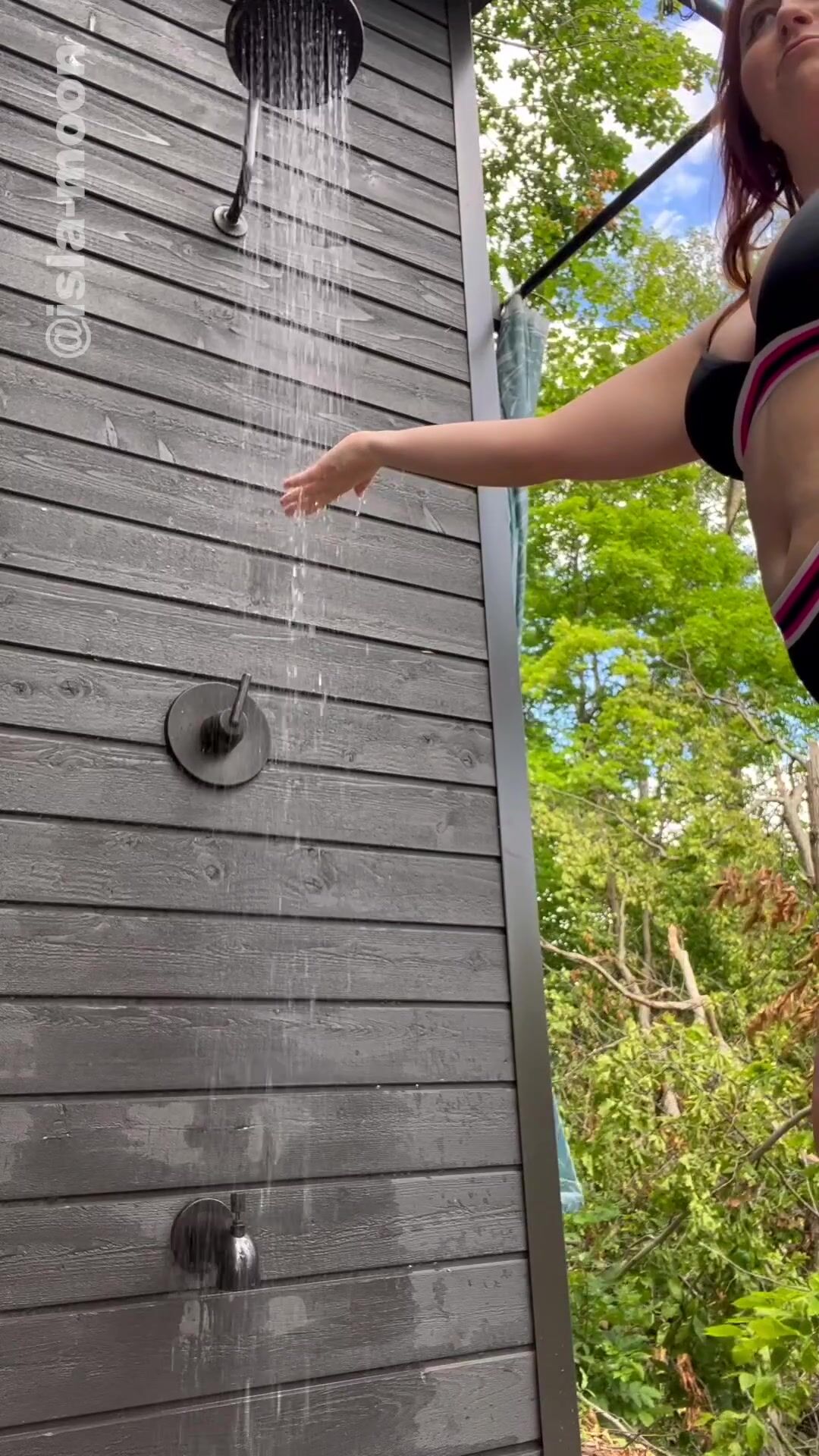 Isla Moon Taking Shower Outside While Stripping and Squeezing Her Big Ass Booty Onlyfans Video